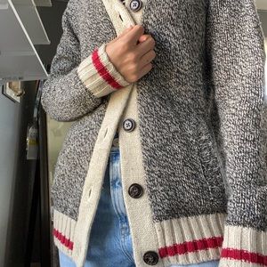 Thick and short heavy cardigan